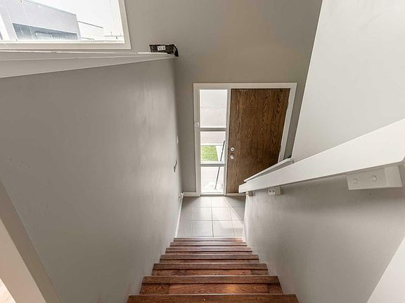 3rd image of 903 Aquitania Cir W Unit 903
