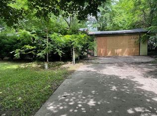 5415 Woodlawn Dr, Flint, MI