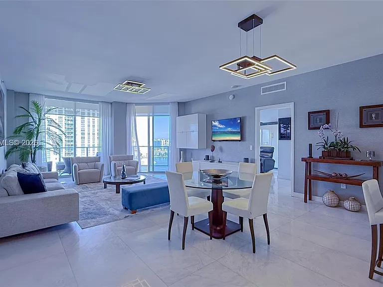 17111 Biscayne Blvd #1705 — Photo 9