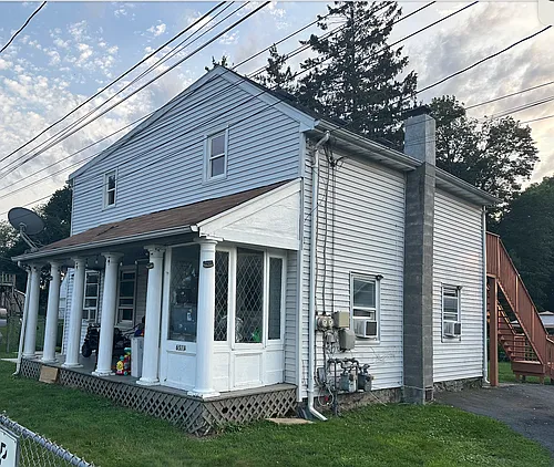 657A South St #B Photo 1