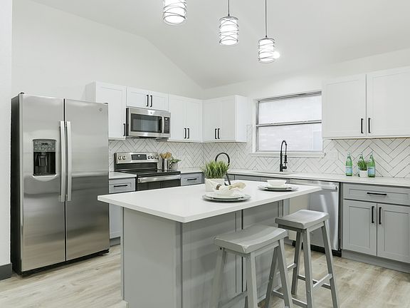 2nd image of 5931 Wisdom Creek Dr