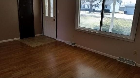 5th image of 350 Northland Dr