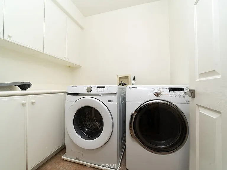 30 Burlingame — Photo 13