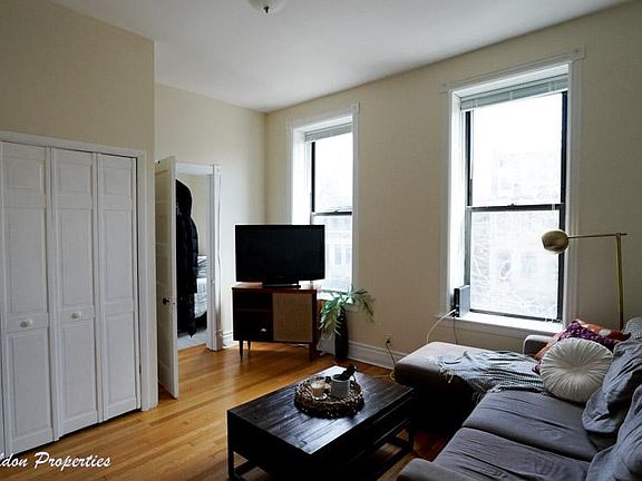 4th image of 3642 N Lakewood Ave #2F