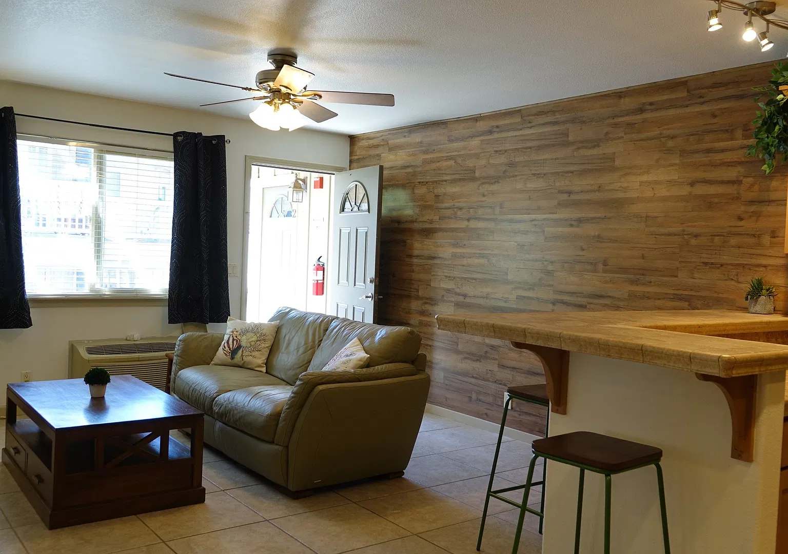 Centrally Located Condo at Alahou Villas — Photo 4