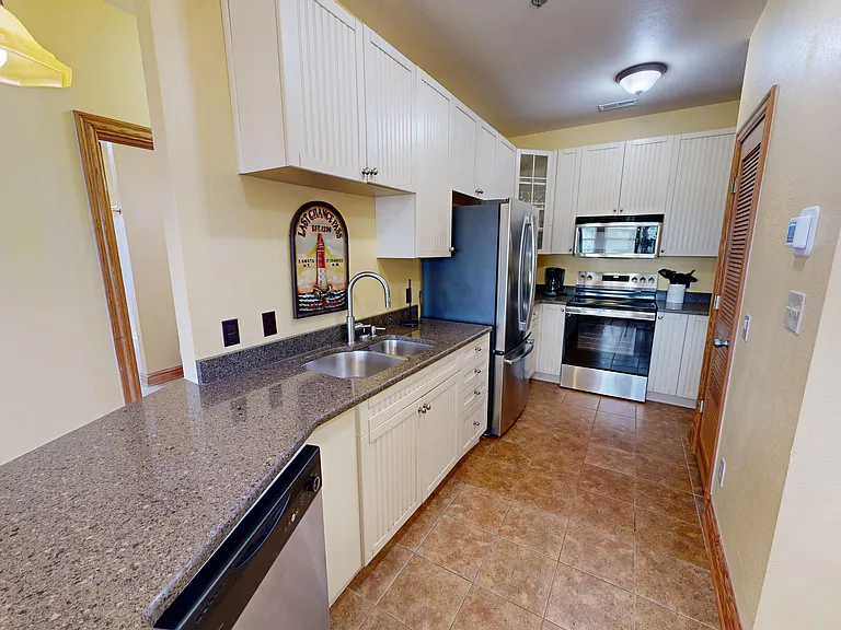 5205 S Croatan Hwy #7 — Photo 2