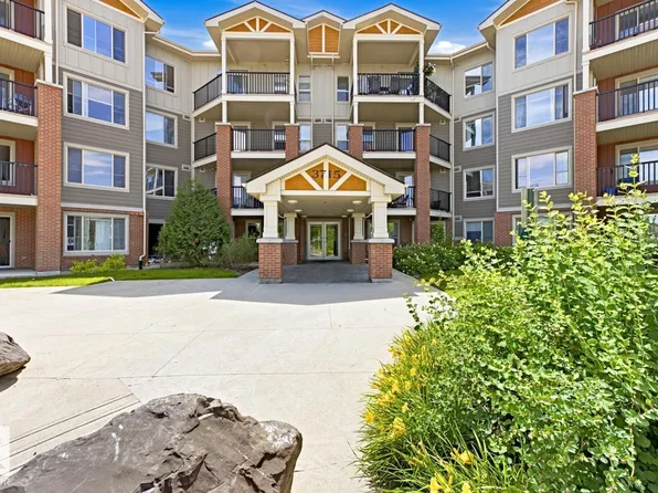 3715 Whitelaw Ln NW #202, Edmonton, AB T6W 2C3
