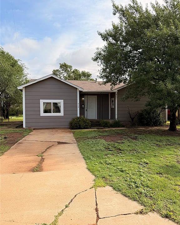 1st image of 919 Lee Ora St