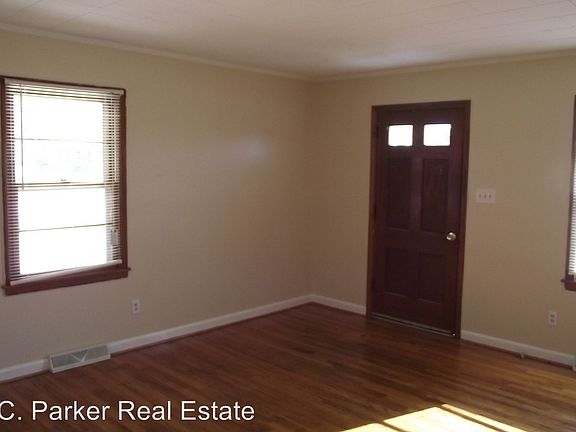2nd image of 1218 Wallace St