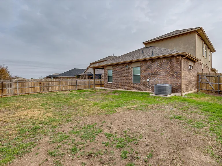 348 Shiner Ln — Photo 36
