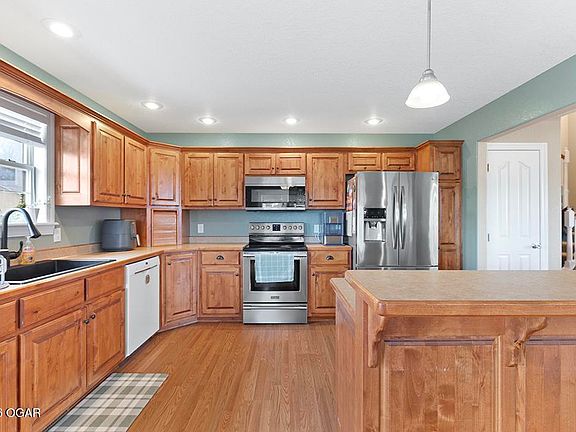 2nd image of 1331 Fox Ridge Ln
