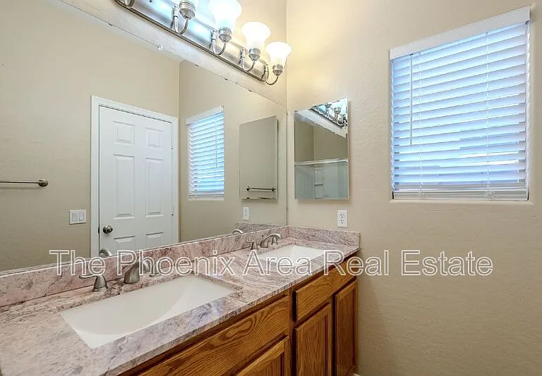 29189 N Shannon Dr — Photo 24