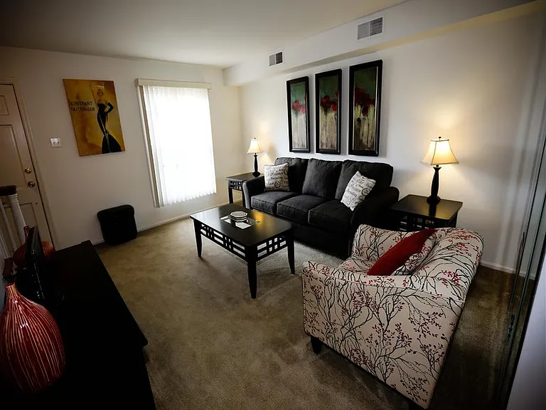 Warson Village Townhomes — Photo 15