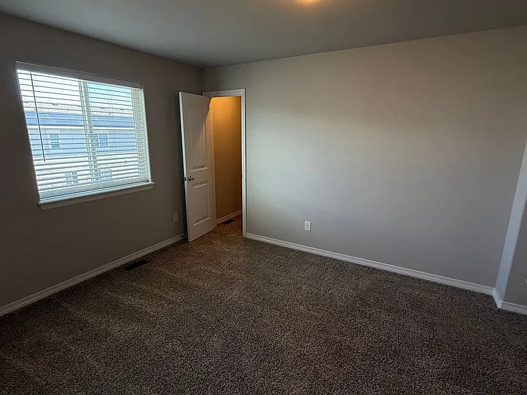 10934 Rowley Dr — Photo 17