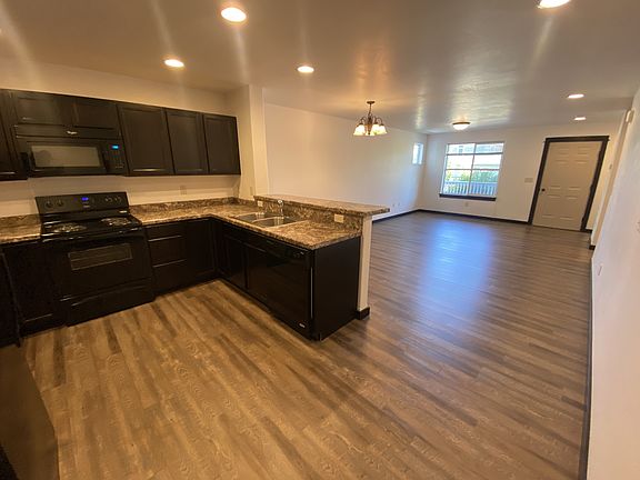 3rd image of 2286 Gallatin Green Blvd APT A