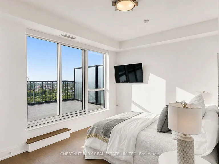 1700 Avenue Rd #Penthouse 706 — Photo 29