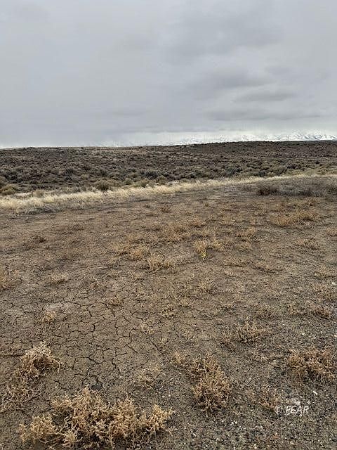 2nd image of Quartzite Jackson Dr