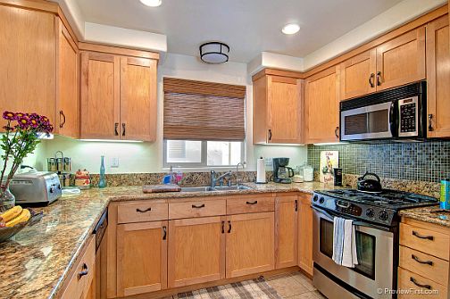 5th image of 1003 Sapphire St