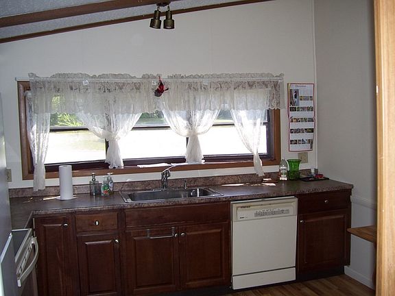 2nd image of 9 Oldfield Dr