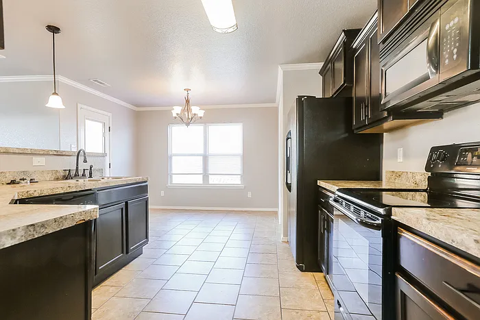 1320 Canna Ct — Photo 5