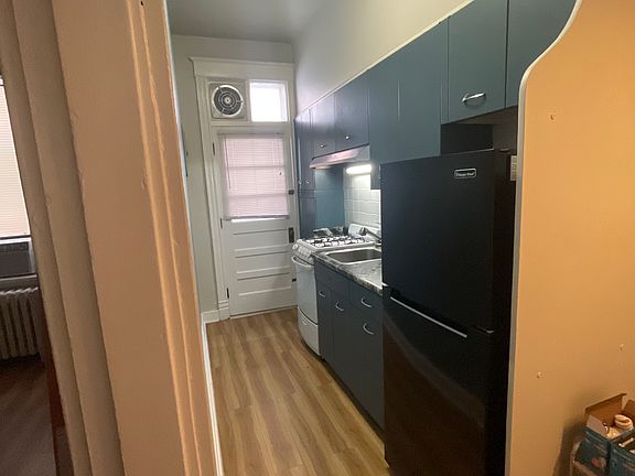 4th image of 2262 S Compton Ave #2