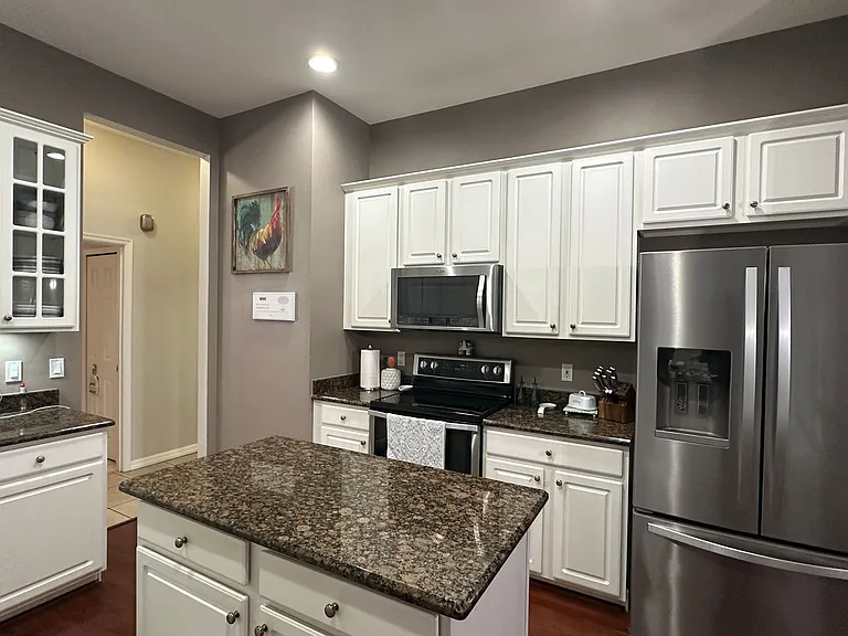1185 Pallister Ln — Photo 12