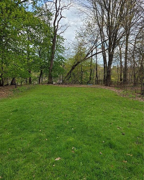 2nd image of 184 E Lods St