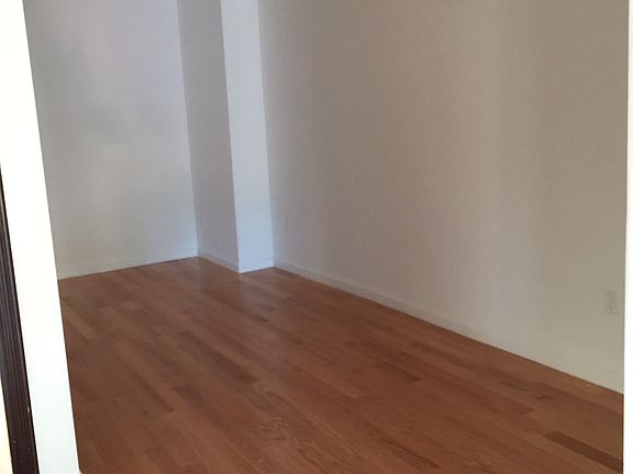 5th image of 4011 195th St #2FL