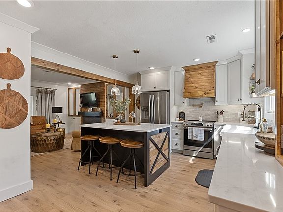 5th image of 14735 Monark Dr