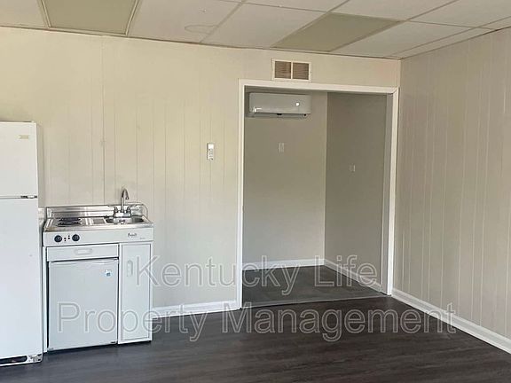 2nd image of 1825 Indian Mound Dr #F