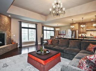 7232 W Heron Pond Dr, Mequon, WI 53092