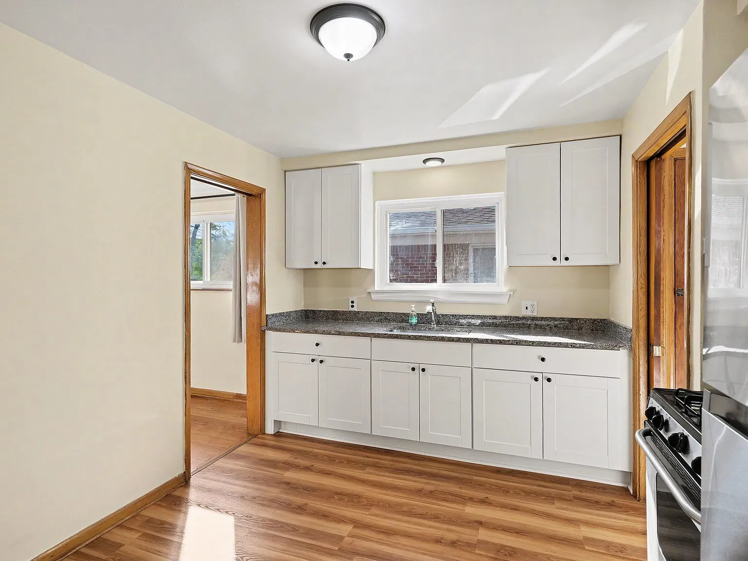 3 bed, 1.5 bath, 1066 sqft, $1,800 — Photo 4