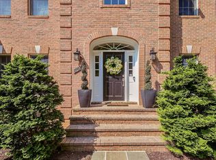 1701 Drewlaine Dr, Vienna, VA 22182