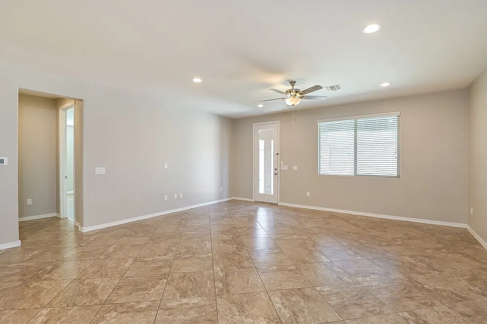 3 bed, 2.5 bath, 2150 sqft, $2,360 — Photo 3