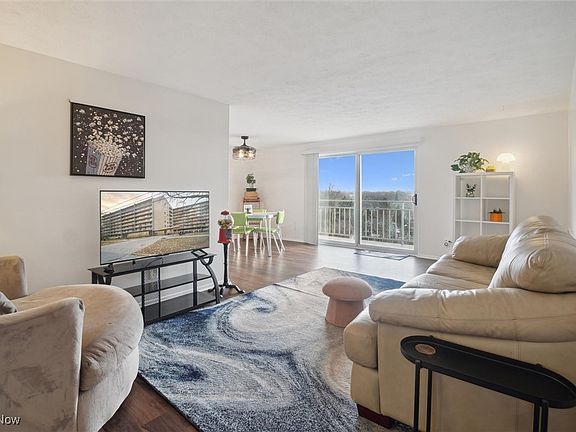 5th image of 10301 Lake Ave APT 816