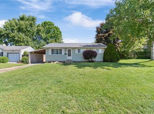 915 Valley Dr NW, North Canton, OH 44720