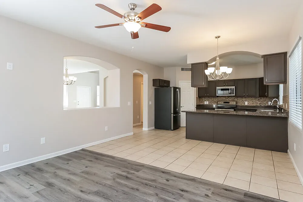 3 bed, 2.5 bath, 2061 sqft, $2,140 — Photo 2
