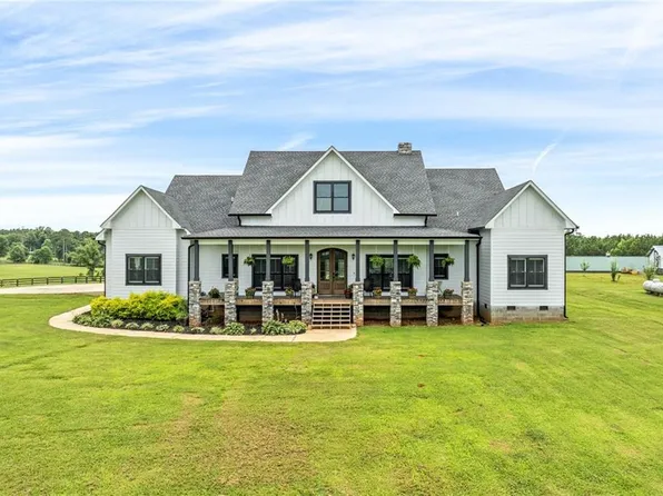 5080 County Road 263 Rd, Lanett, AL 36863