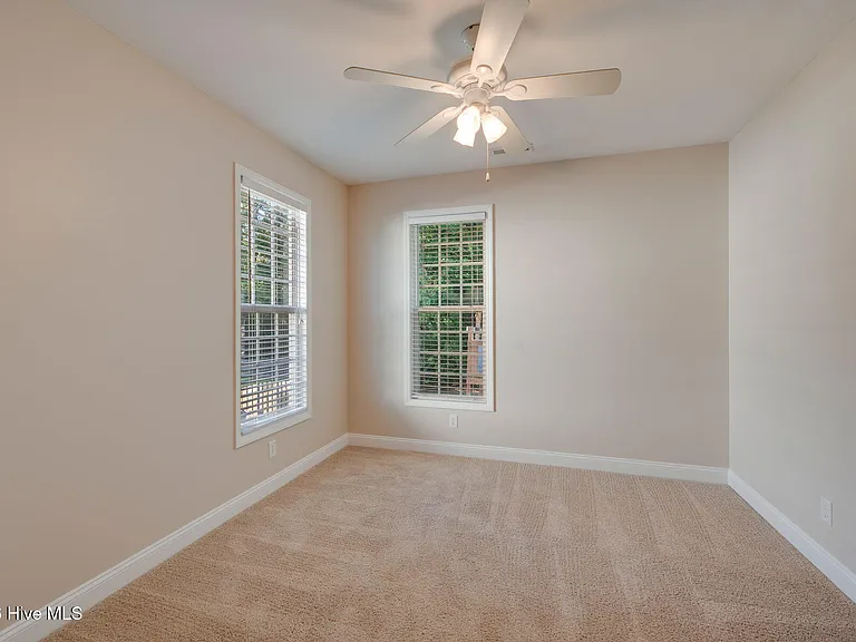 Elizabeth Edwards Ct — Photo 15