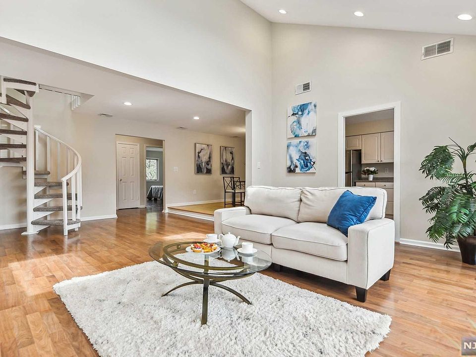 1st image of 4 Domessina Ln APT D2