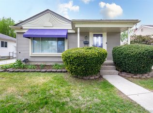 542 S Manitou Ave, Clawson, MI 48017