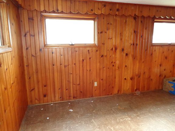 4th image of 232 Forest St
