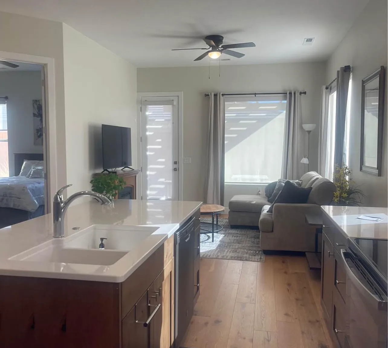 2 bed, 1438 sqft, $1,950 — Photo 3