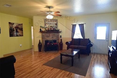 2nd image of 3707 Doffy Dr