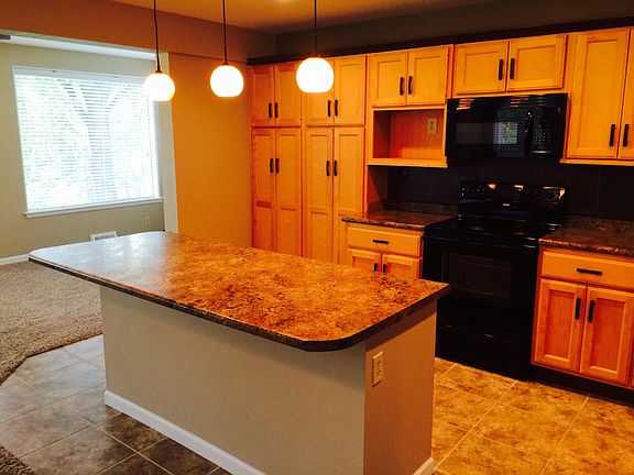 5th image of 208 Chestnut Ave #A