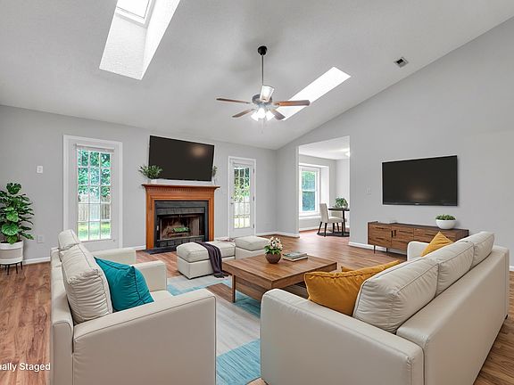 4th image of 102 Markswood Dr