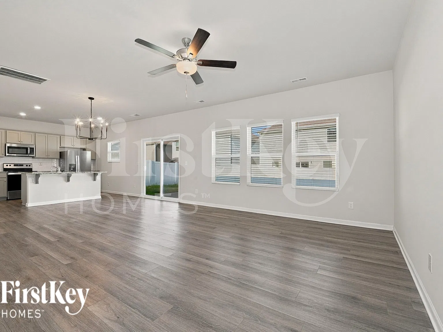 4 bed, 2.5 bath, 2106 sqft, $2,360 — Photo 2