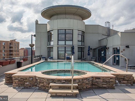2nd image of 1021 N Garfield St APT 103