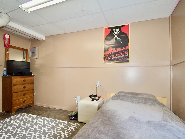 721 8th Ave N #1 — Photo 7