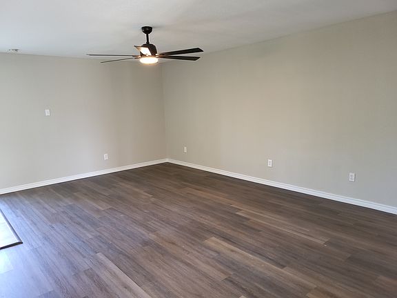 5th image of 514 Southlake Dr